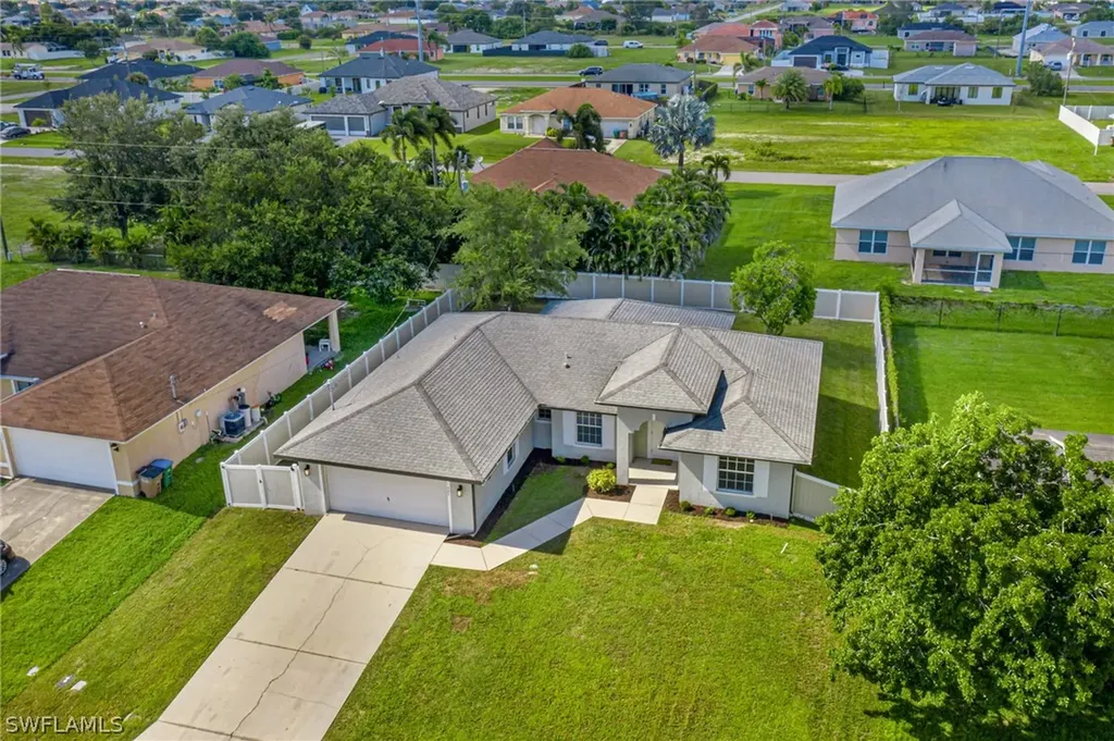 425 NW 7th Street Cape Coral FL 33993