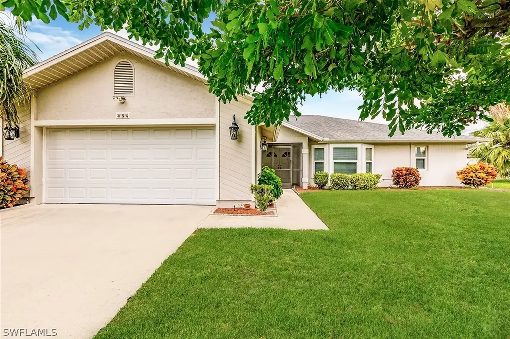 458 SE 17th Place Cape Coral FL 33990