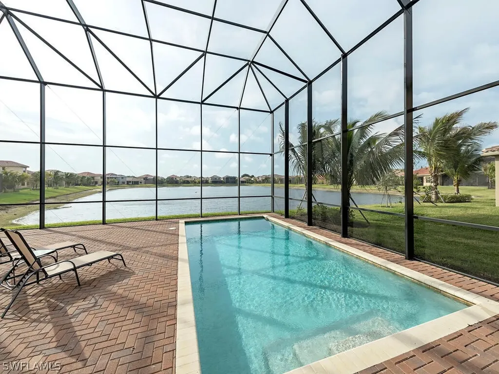 13905 Luna Drive Naples FL 34109