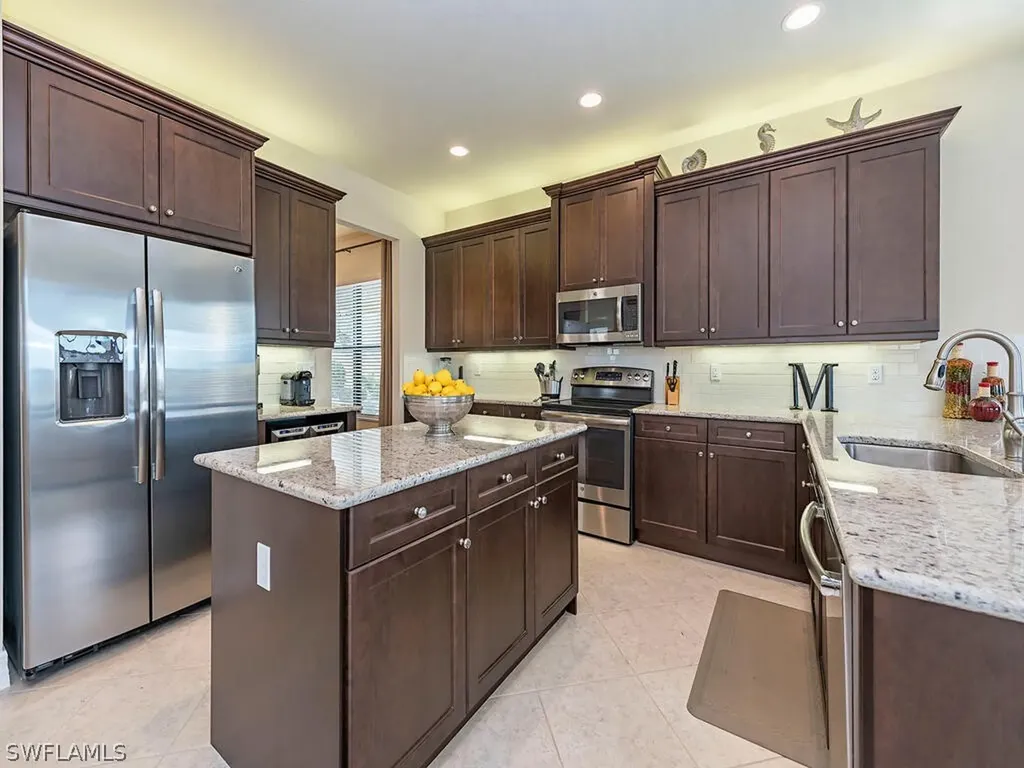 13905 Luna Drive Naples FL 34109