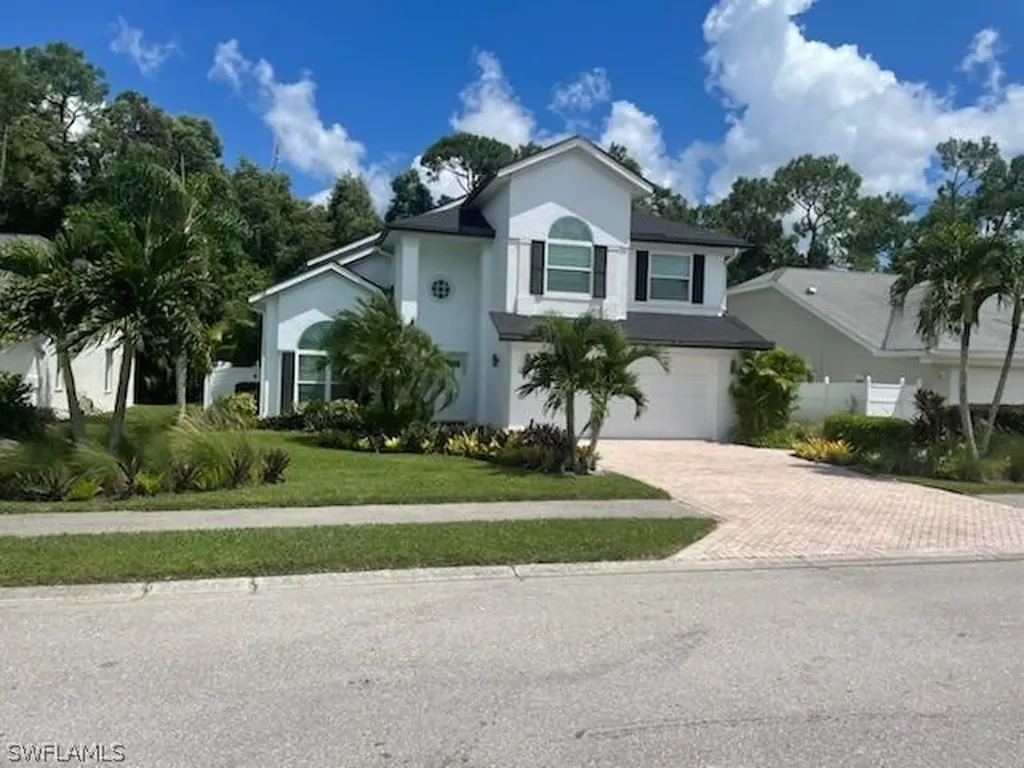2064 Piccadilly Circus Naples FL 34112