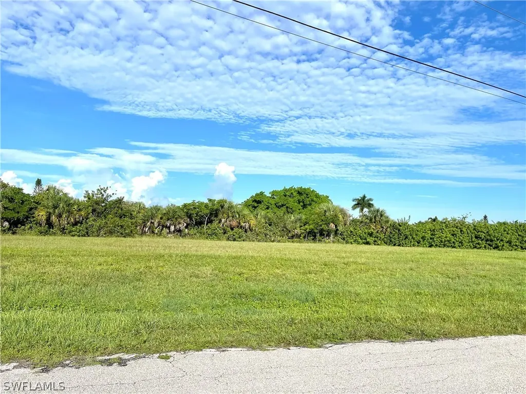 1906 NE 23rd Place Cape Coral FL 33909