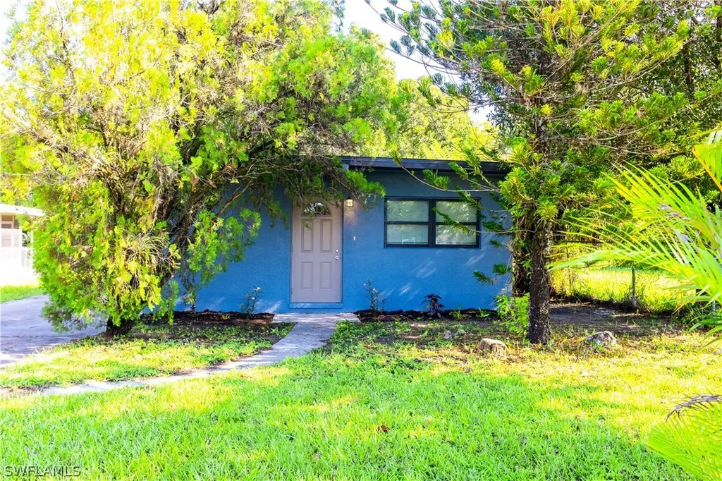2933 Saint Charles Street Fort Myers FL 33916