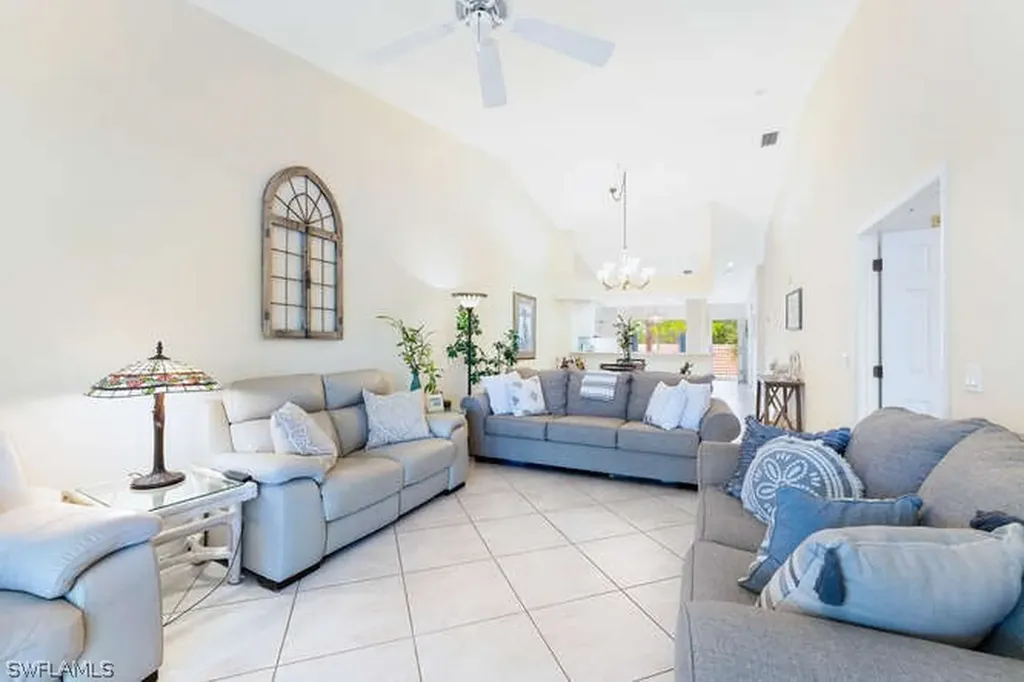 6830 Beach Resort Drive Naples FL 34114