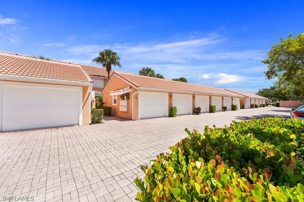 6830 Beach Resort Drive Naples FL 34114