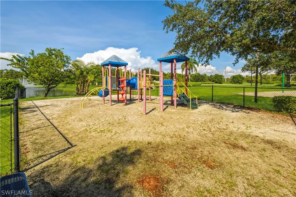 1075 Port Orange Way Naples FL 34120