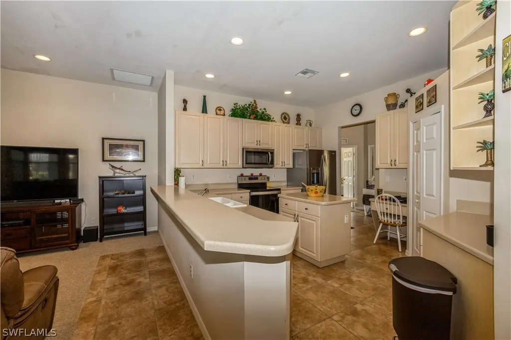 1075 Port Orange Way Naples FL 34120