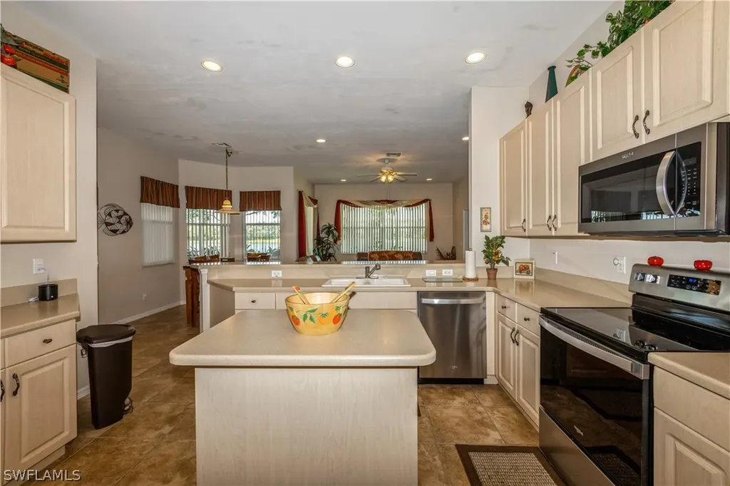 1075 Port Orange Way Naples FL 34120