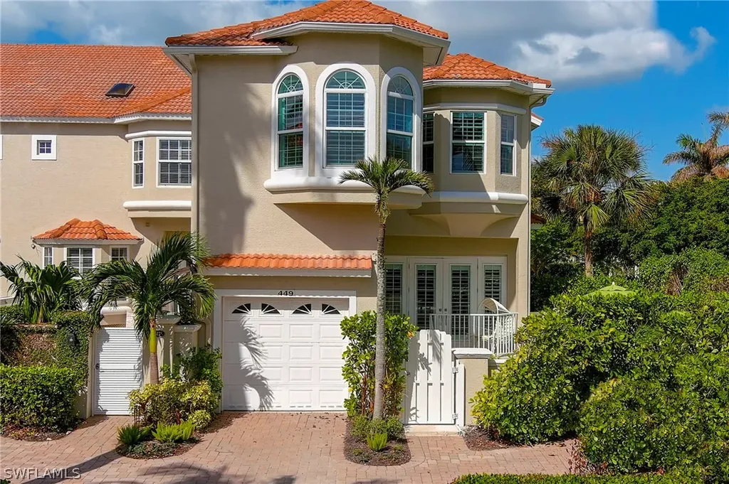 449 8th Avenue S Naples FL 34102