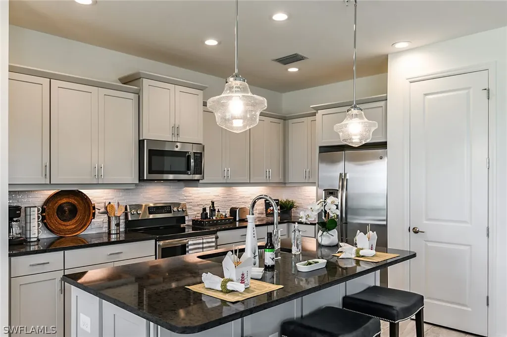 2615 Seychelles Circle Naples FL 34112