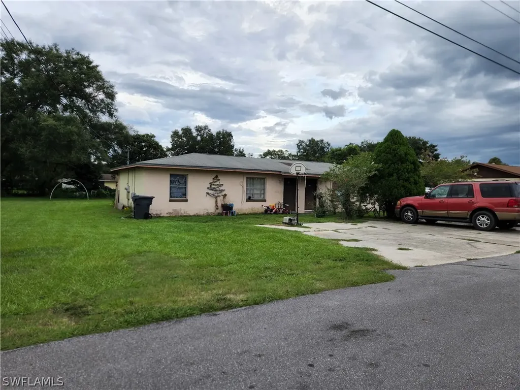 Mulberry FL, 4141/4143 Pear Road