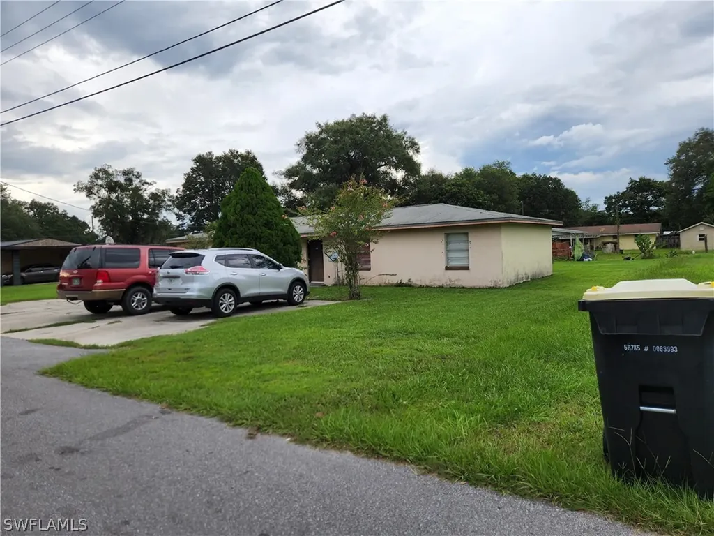4141/4143 Pear Road Mulberry FL 33860