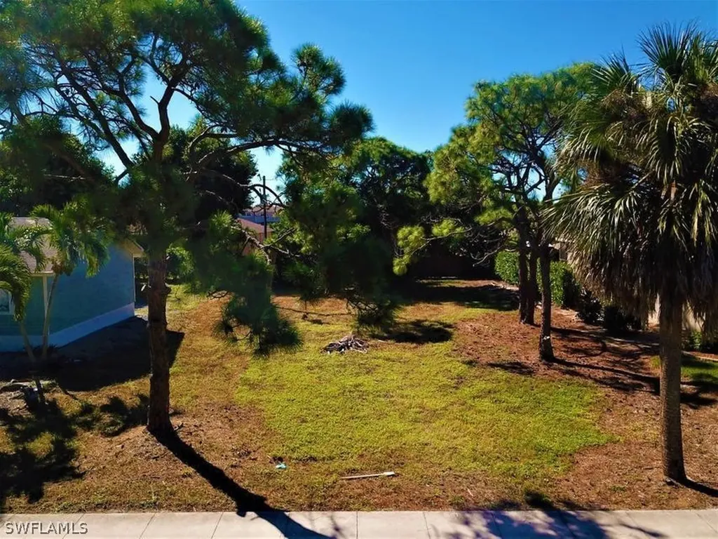 685 6th Avenue Marco Island FL 34145
