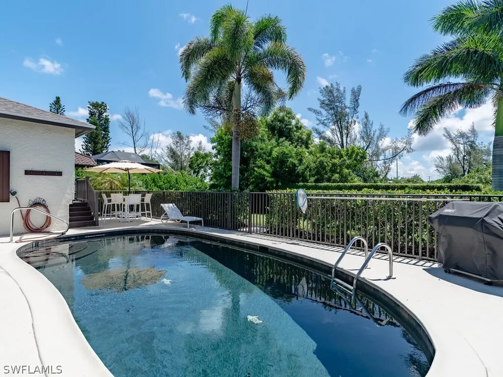 601 Somerset Court Marco Island FL 34145