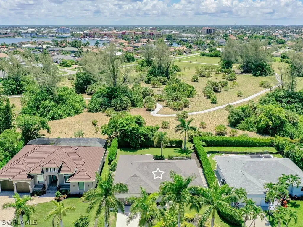 601 Somerset Court Marco Island FL 34145