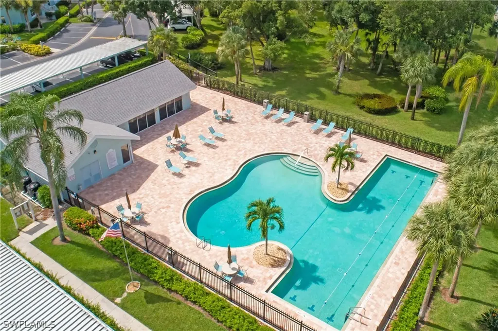 121 Wading Bird Circle Naples FL 34110