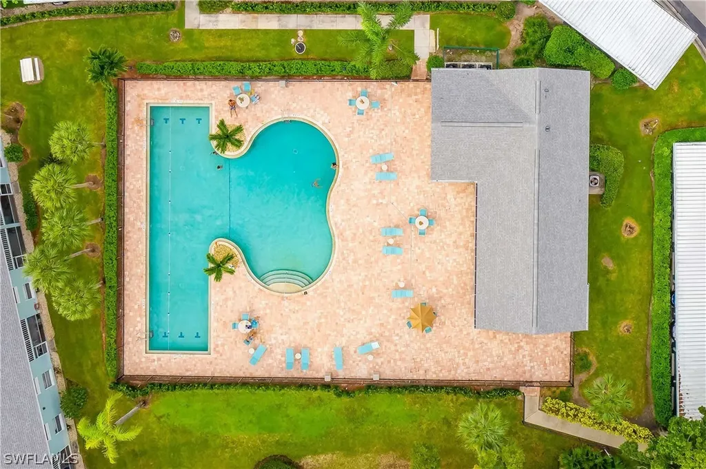 121 Wading Bird Circle Naples FL 34110