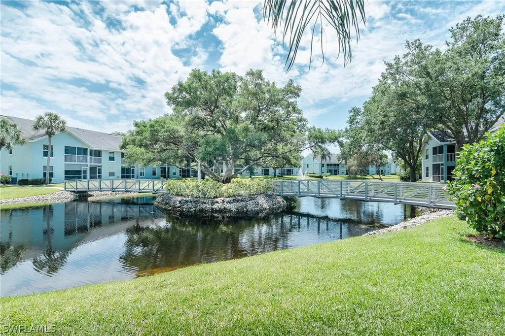 121 Wading Bird Circle Naples FL 34110