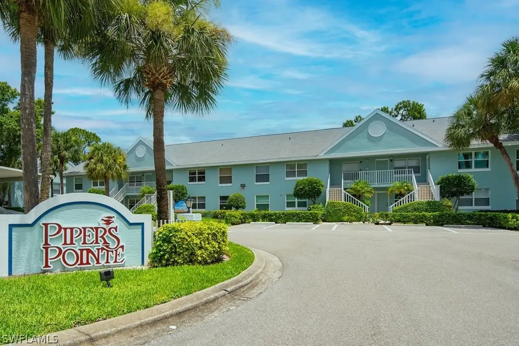 121 Wading Bird Circle Naples FL 34110