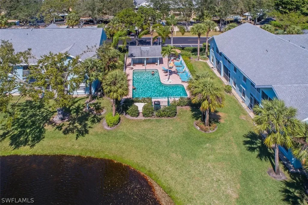 121 Wading Bird Circle Naples FL 34110