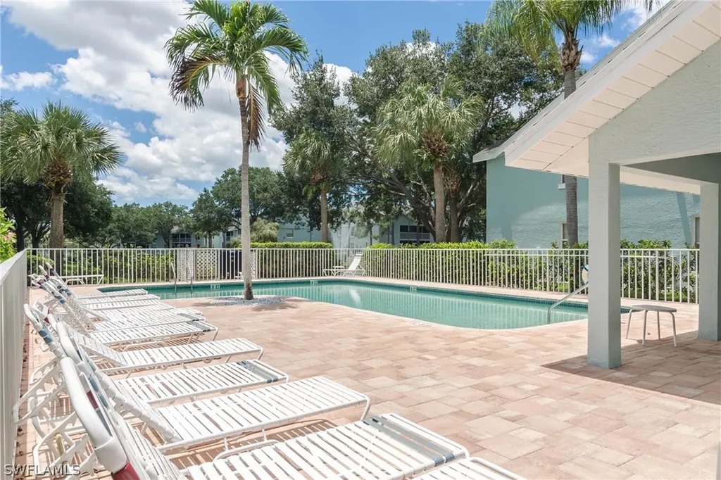 121 Wading Bird Circle Naples FL 34110