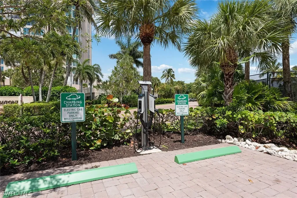 50 Seagate Drive Naples FL 34103