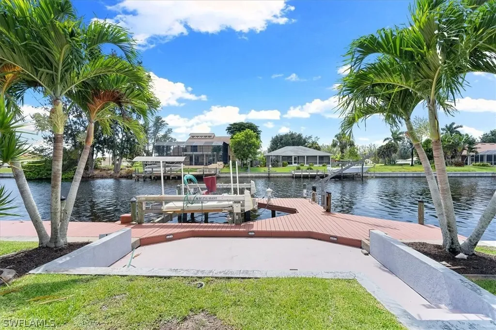 120 SW 38th Place Cape Coral FL 33991