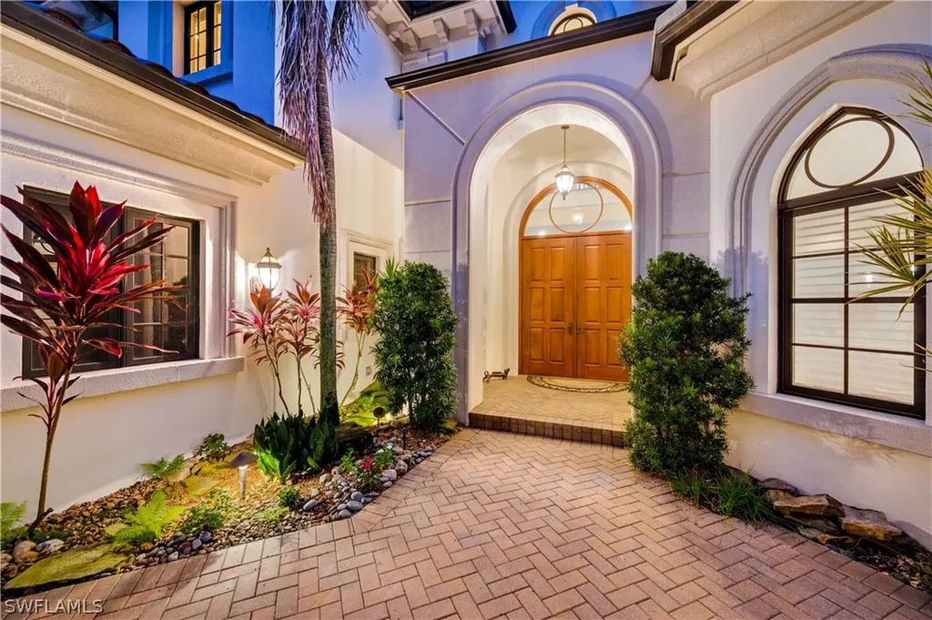 2955 Tiburon Boulevard E Naples FL 34109