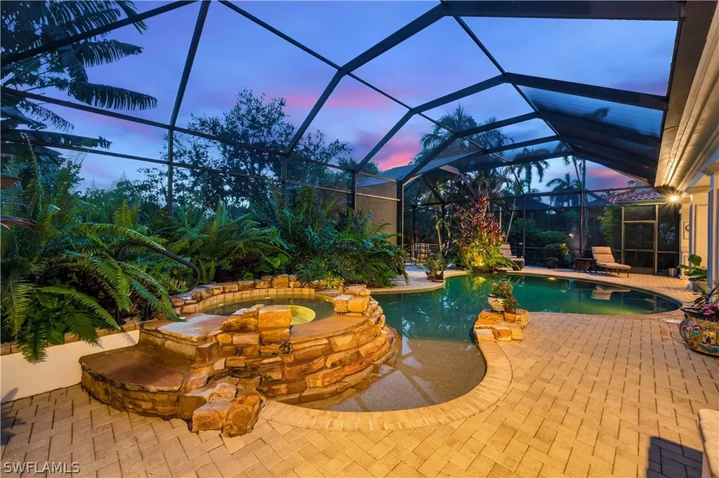 2955 Tiburon Boulevard E Naples FL 34109