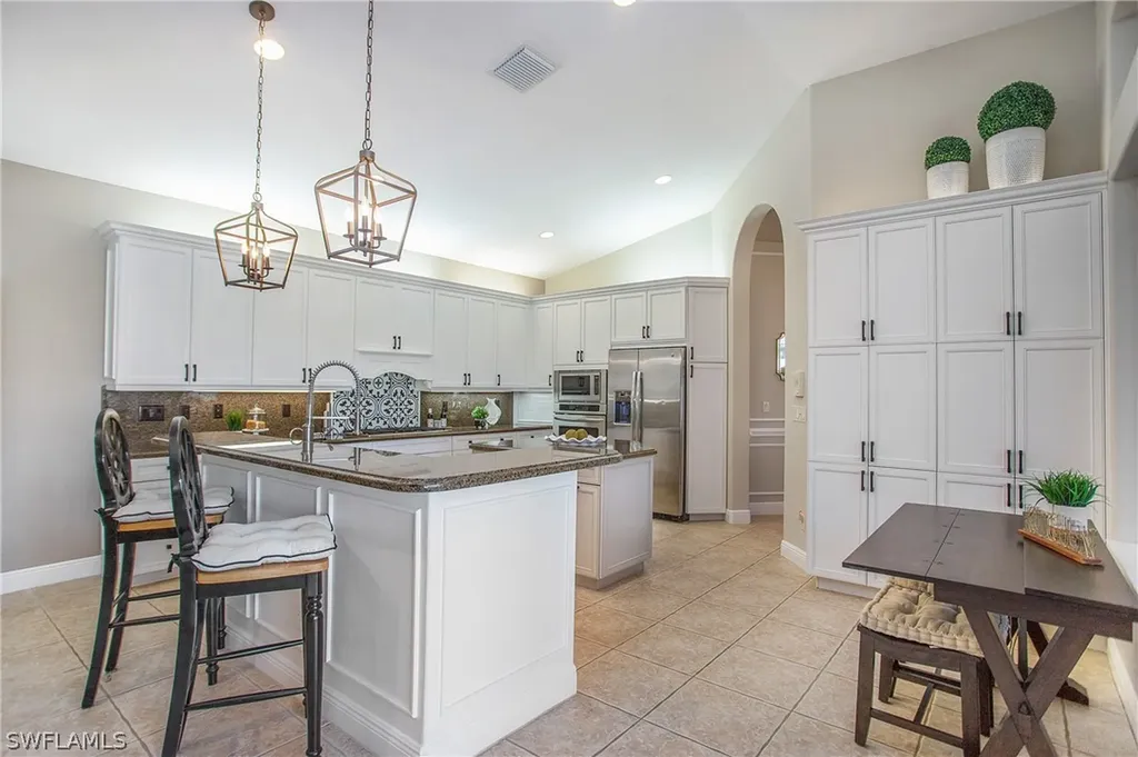3110 Terramar Court Naples FL 34119