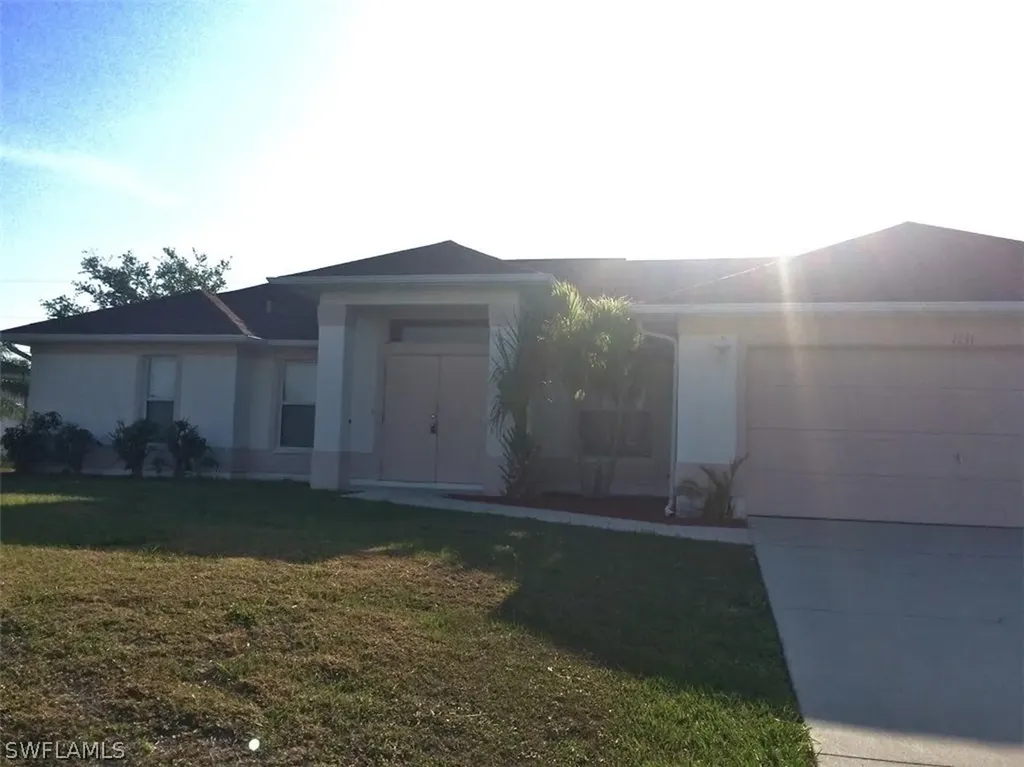 1031 NE 7th Place Cape Coral FL 33909
