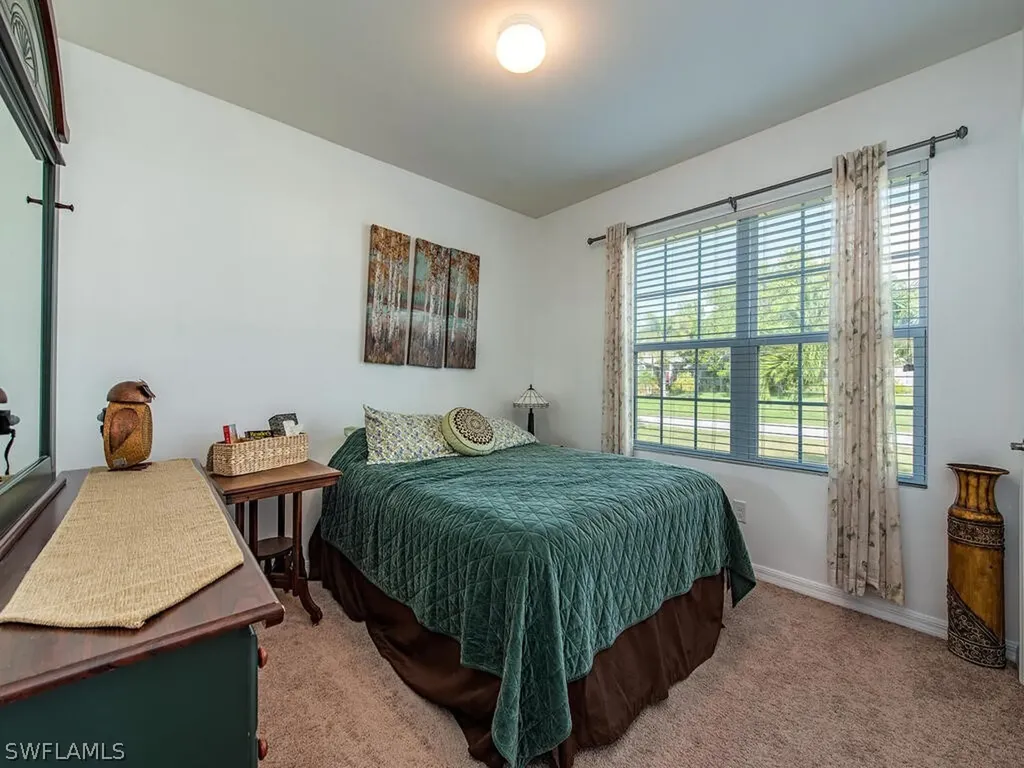 4317 SW 9th Place Cape Coral FL 33914