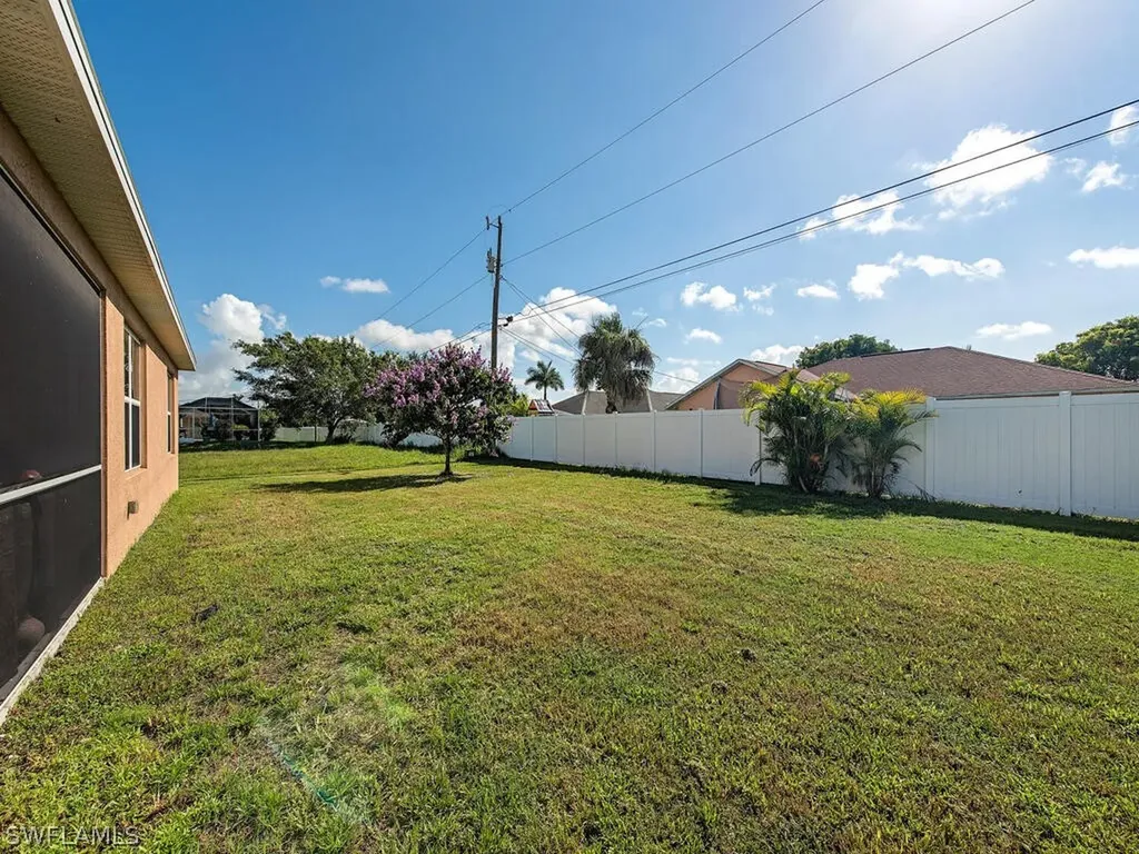 4317 SW 9th Place Cape Coral FL 33914