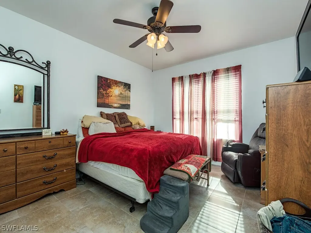 4317 SW 9th Place Cape Coral FL 33914