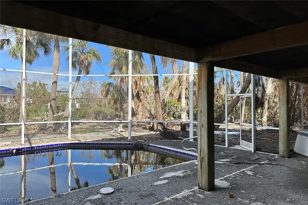 6136 Henderson Road Sanibel FL 33957