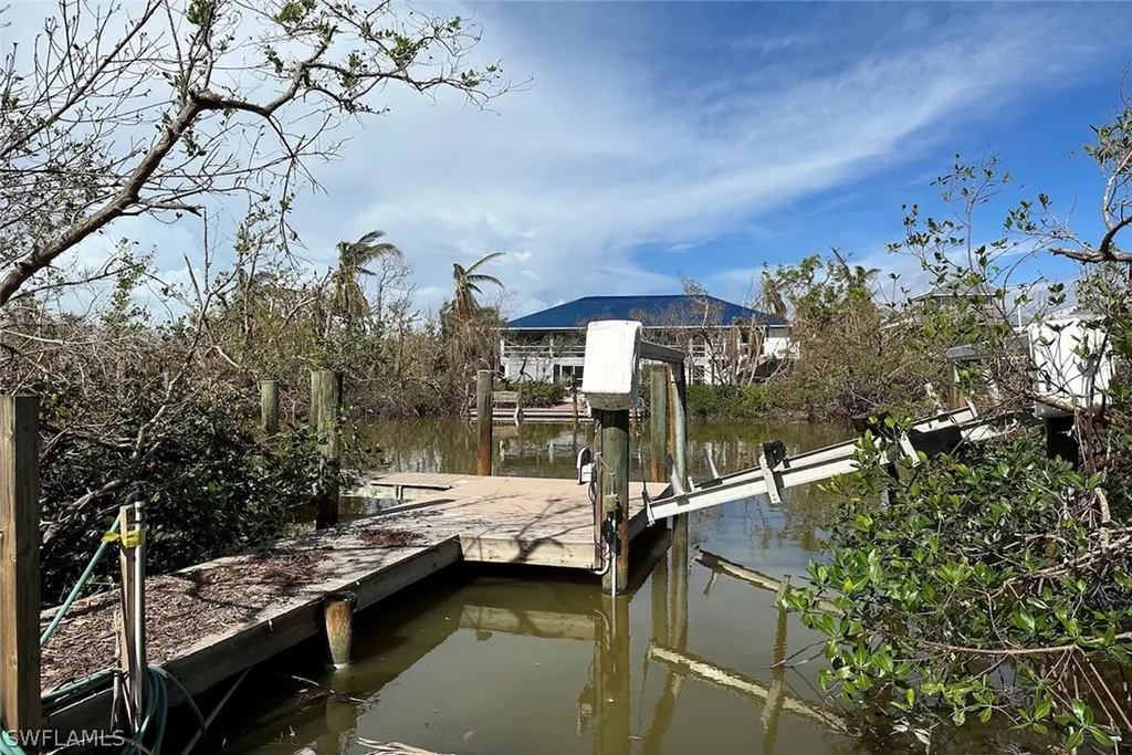 6136 Henderson Road Sanibel FL 33957