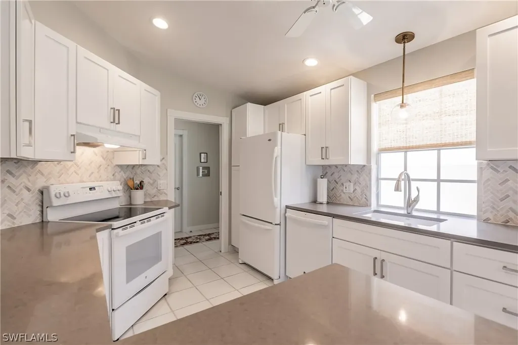 4086 Los Altos Court Naples FL 34109