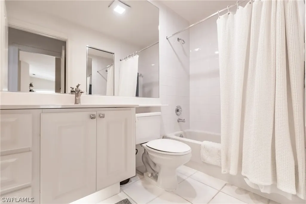 4086 Los Altos Court Naples FL 34109