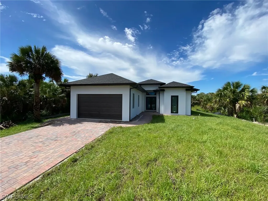 640 37th Avenue NW Naples FL 34120