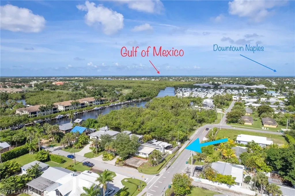 Naples FL, 2918 Poplar Street
