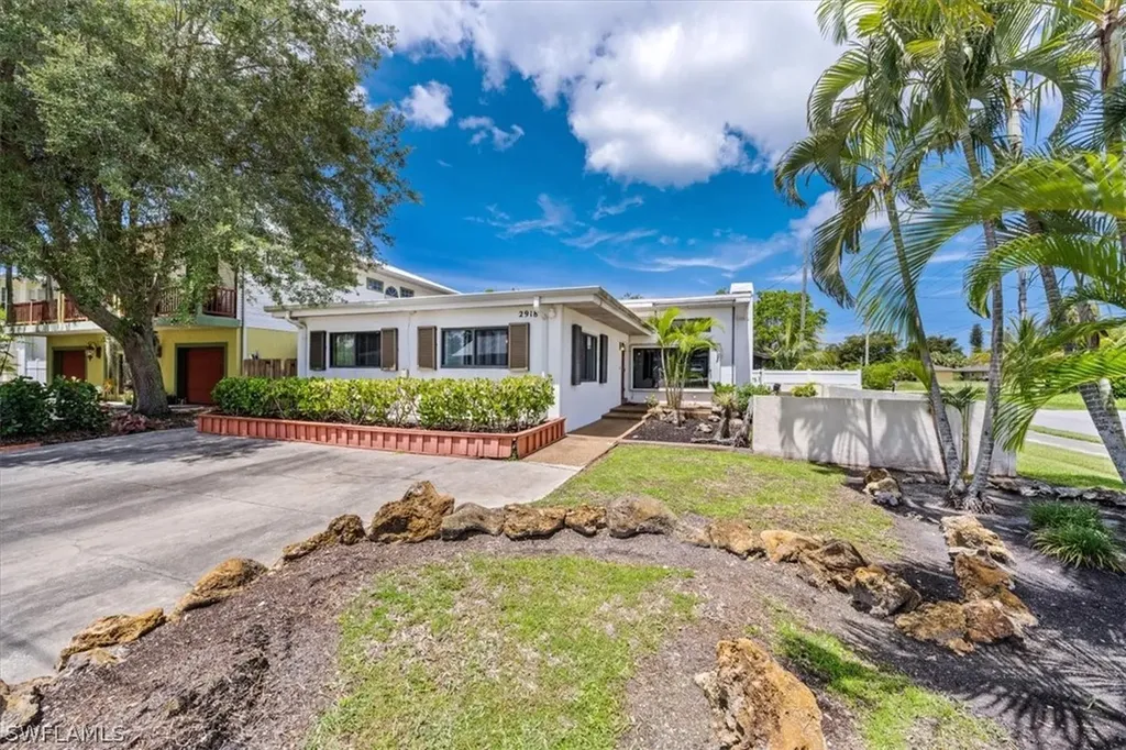 2918 Poplar Street Naples FL 34112