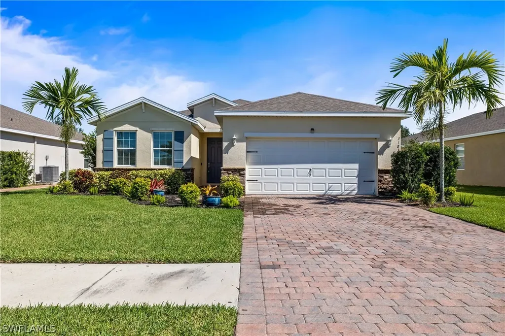3183 Amadora Circle Cape Coral FL 33909