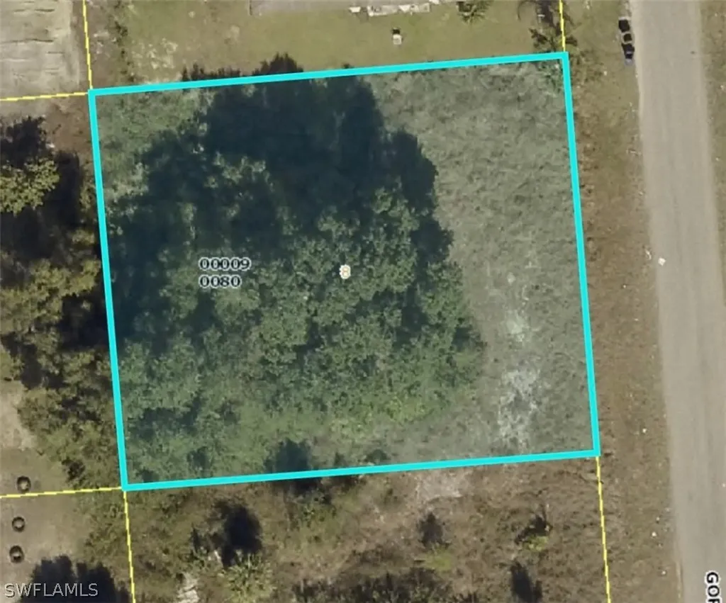 328/330 Gordon Avenue S Lehigh Acres FL 33973