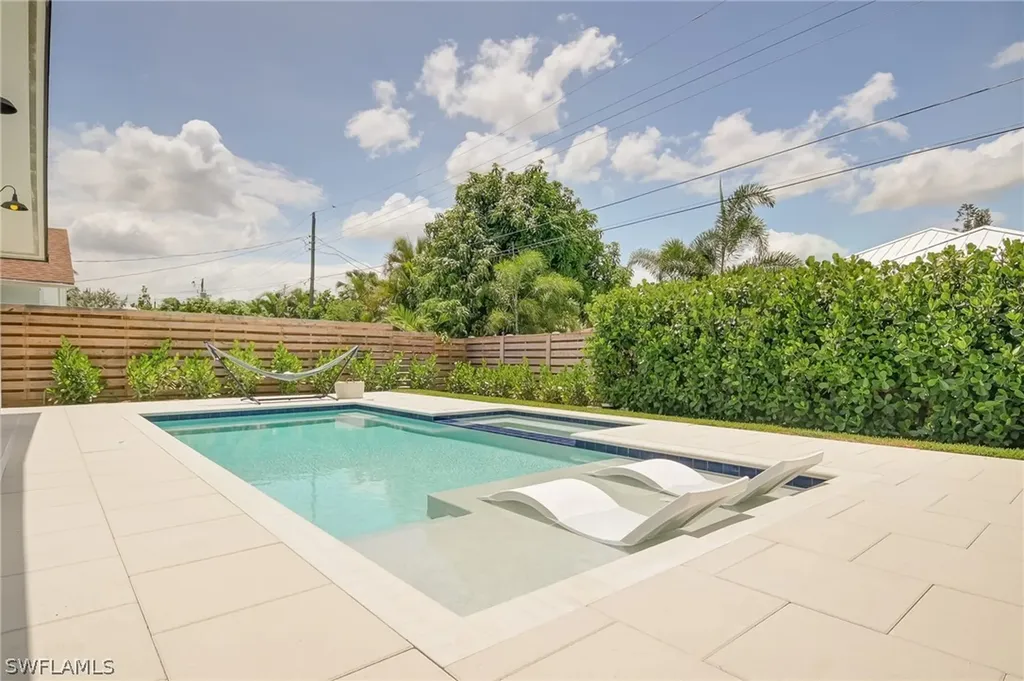 714 103rd Avenue N Naples FL 34108