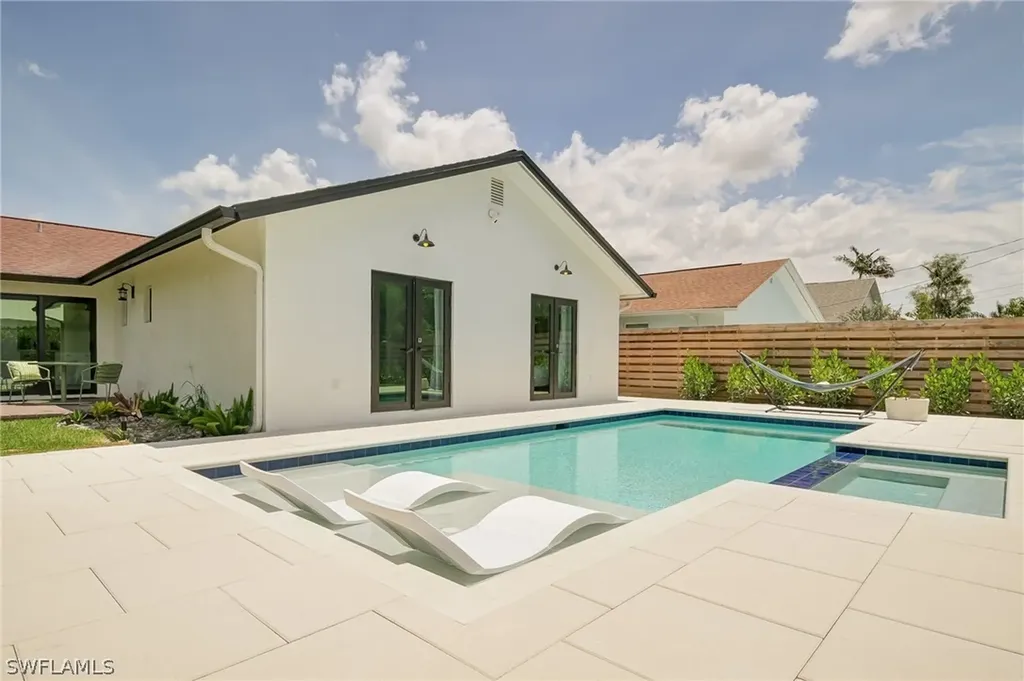714 103rd Avenue N Naples FL 34108