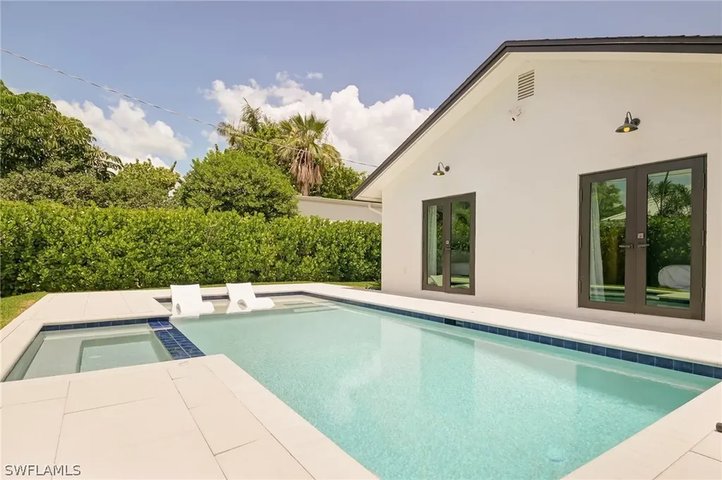 714 103rd Avenue N Naples FL 34108