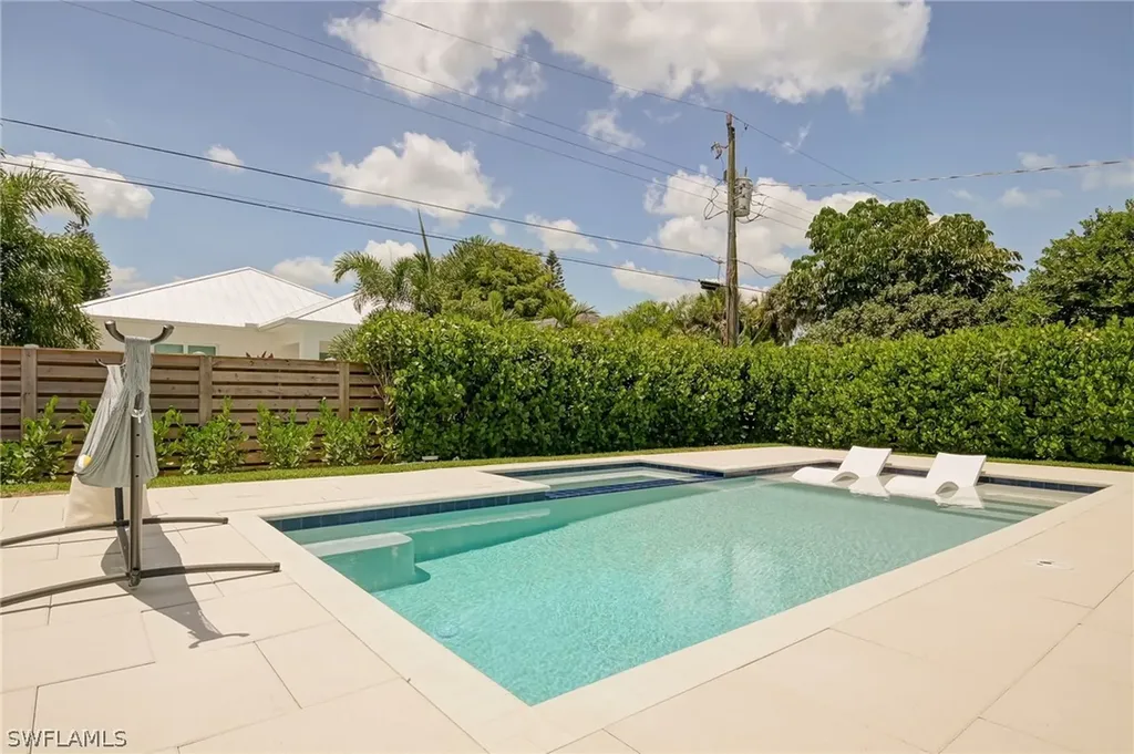 714 103rd Avenue N Naples FL 34108