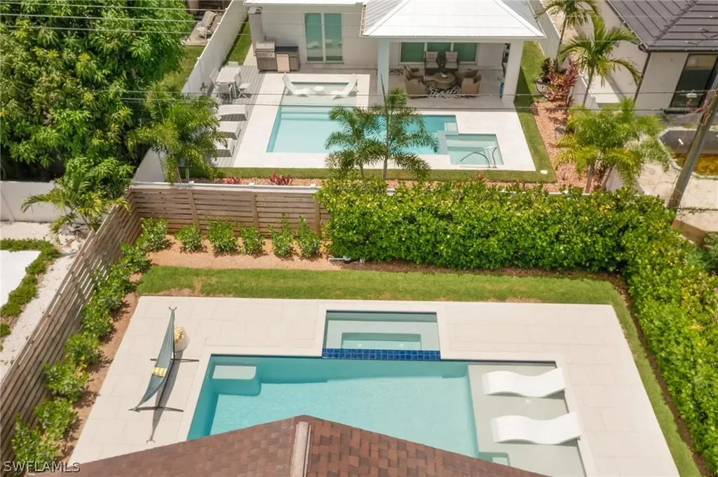 714 103rd Avenue N Naples FL 34108