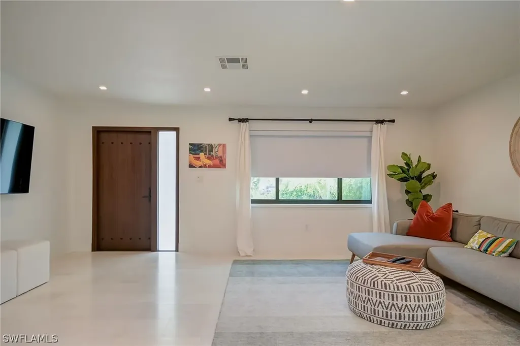 714 103rd Avenue N Naples FL 34108