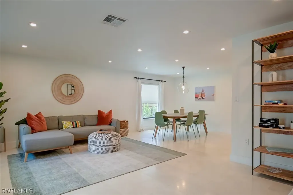 714 103rd Avenue N Naples FL 34108